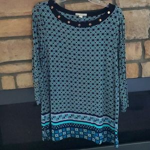 Like new graphic blouse and silver studded neck